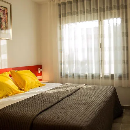 Moderne Medes Mar Mit Privatpool Holiday home *