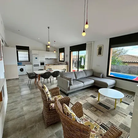 Moderne Medes Mar Mit Privatpool Holiday home